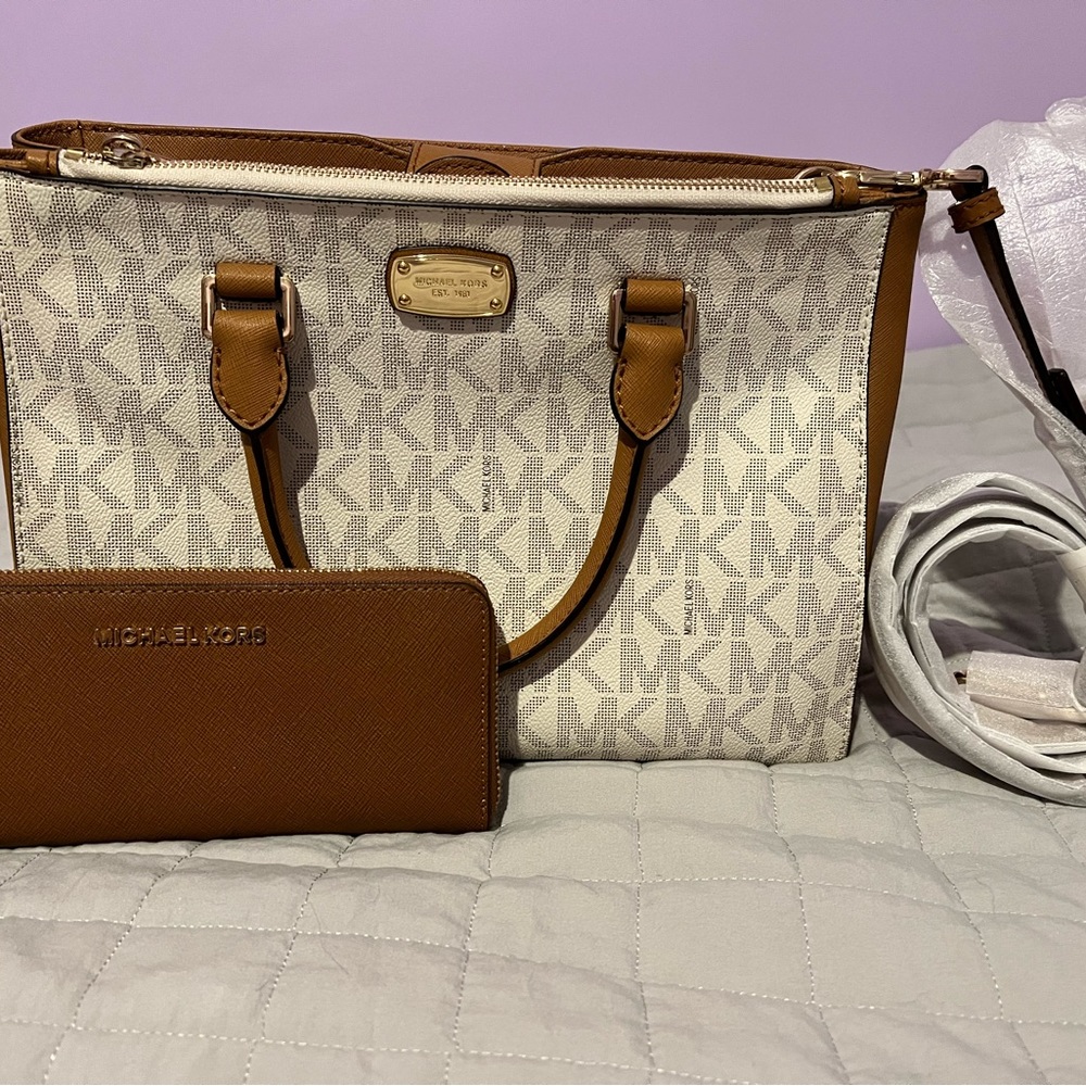 Michael Kors hand bag and wallet